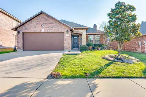 9208 Tierra Verde Dr, Fort Worth, TX 76177