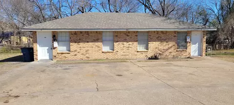 402 S Gaines St, Ennis, TX 75119