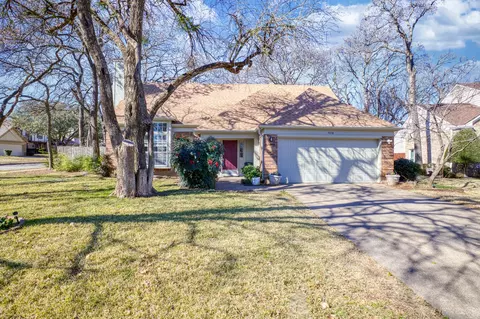 4618 Brenton Oaks Dr, Grapevine, TX 76051