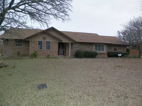 204 Gatewood Cir E, Burleson, TX 76028