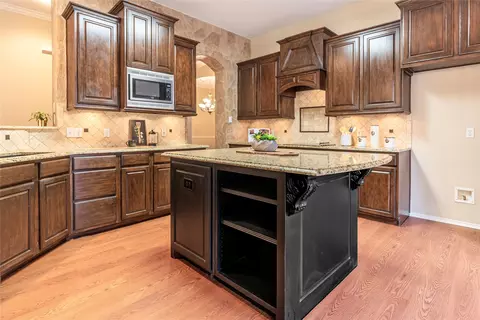 5905 Meadowcrest Ln, Sachse, TX 75048