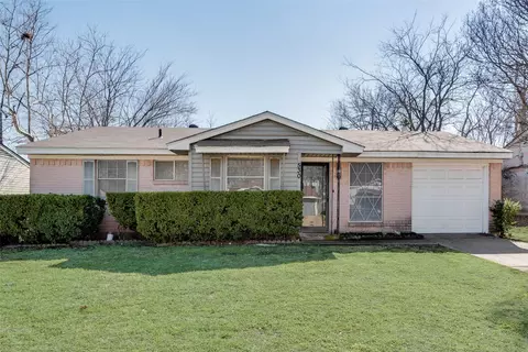 530 Holly Ln, Duncanville, TX 75116