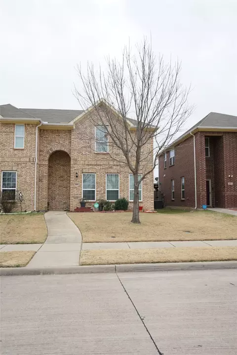 813 Jamie Dr, Grand Prairie, TX 75052