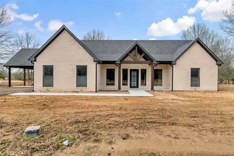 453 Private Road 44005, Blossom, TX 75416