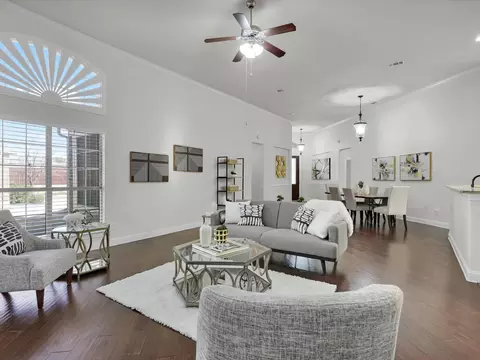 2905 Regents Park Ln, Garland, TX 75043