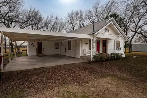 302 Mockingbird St, Ector, TX 75439