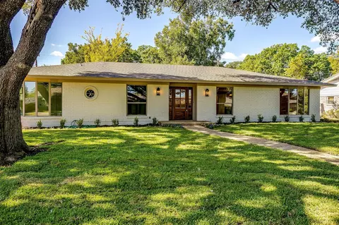 4208 Marys Creek Dr, Benbrook, TX 76116
