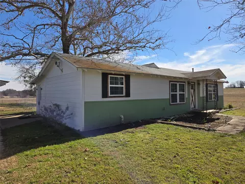 305 S Leon St, Gustine, TX 76455 photo 3