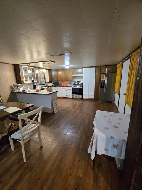 305 S Leon St, Gustine, TX 76455 photo 20