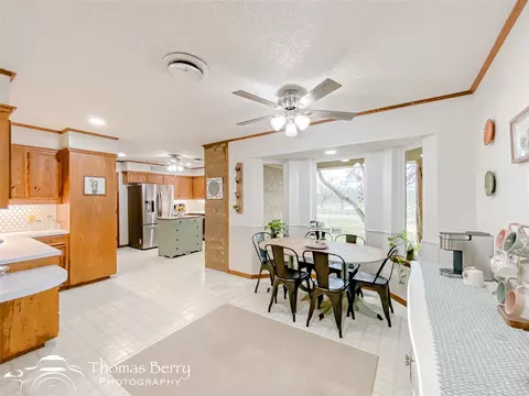 Dining - 3602 E Lake Rd, Abilene, TX 79601 photo 4 of 5