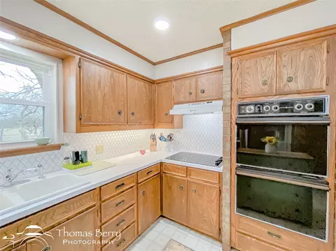 Kitchen - 3602 E Lake Rd, Abilene, TX 79601 photo 6 of 7