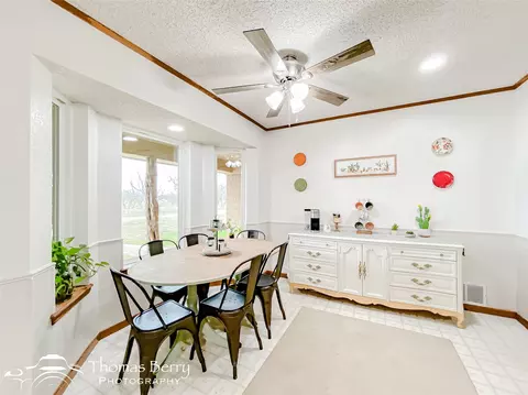 Dining - 3602 E Lake Rd, Abilene, TX 79601 photo 5 of 5
