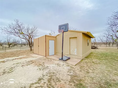 Exterior - 3602 E Lake Rd, Abilene, TX 79601 photo 4 of 4