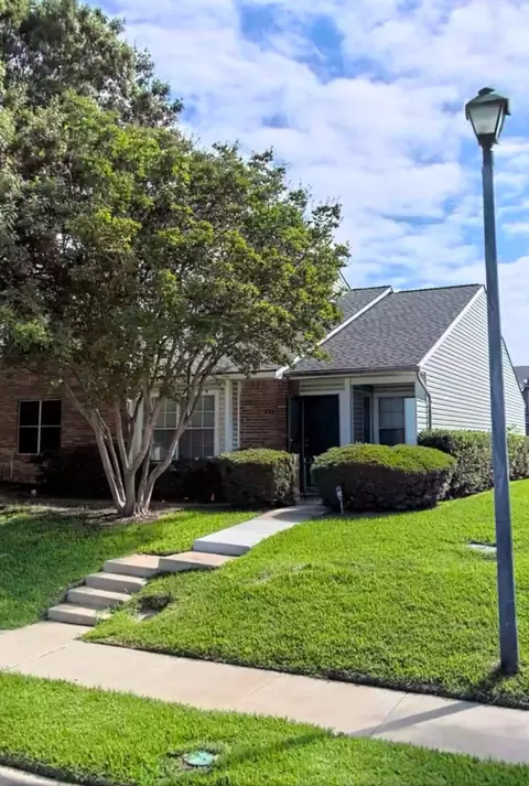 823 Summercreek Dr, Lewisville, TX 75067