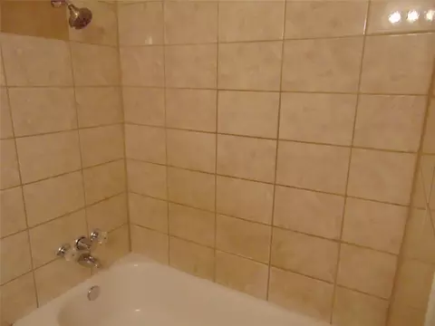Bath - 210 E Hammond St, Lancaster, TX 75146 photo 3 of 4