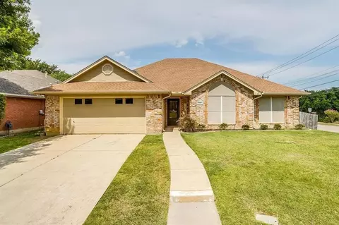 2100 Field Ln, Mansfield, TX 76063