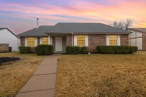 816 Warwick Dr, Plano, TX 75023