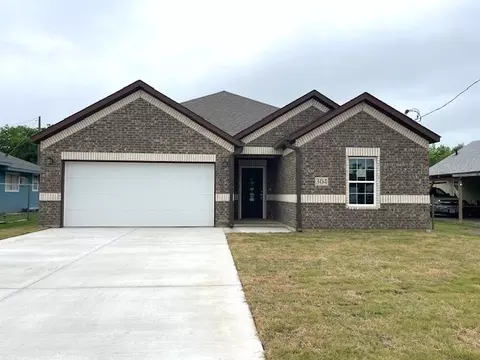 304 Avenue D, Ennis, TX 75119