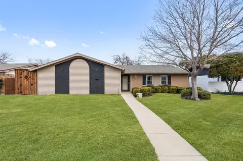 1817 Crockett St, Garland, TX 75042