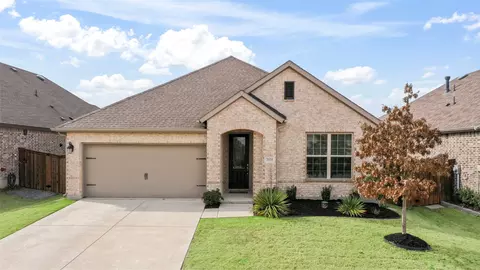 3925 Primrose Dr, Aubrey, TX 76227
