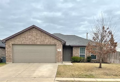 1537 Sunburst Dr, Fort Worth, TX 76140