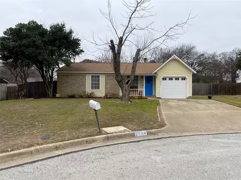 5004 Coronet Ct, Arlington, TX 76017