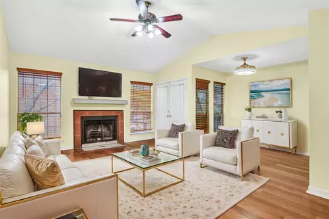 4067 Beltway Dr #229, Addison, TX 75001