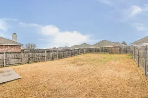 609 Chapman Dr, Lancaster, TX 75146 photo 4