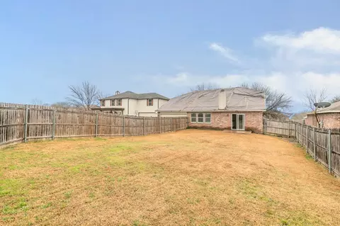 609 Chapman Dr, Lancaster, TX 75146 photo 3