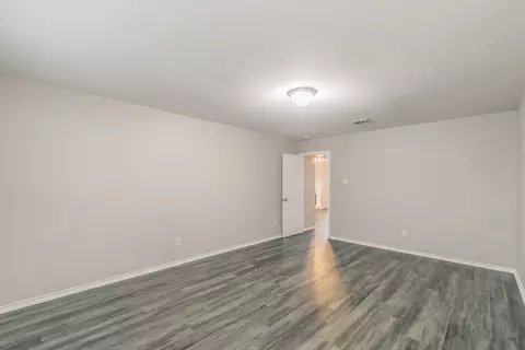 609 Chapman Dr, Lancaster, TX 75146 photo 13