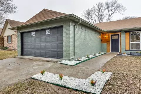 10104 Buffalo Grove Rd, Fort Worth, TX 76108
