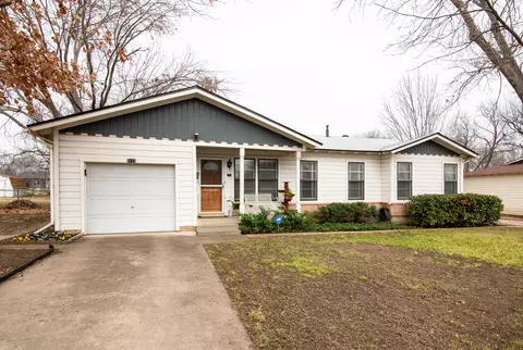 5113 Stephanie Dr, Haltom City, TX 76117