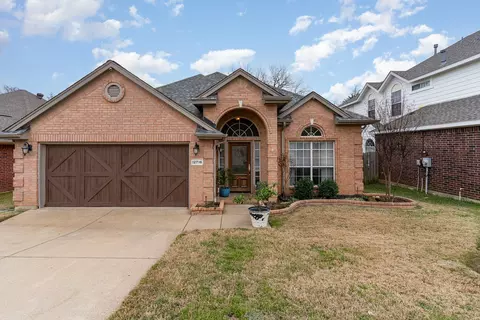 12716 Chinaberry Ct, Euless, TX 76040