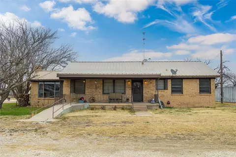 204 3rd St, Talpa, TX 76882