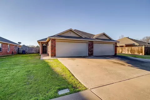 305 Deborah Ln, Crowley, TX 76036
