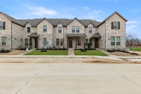 3045 Tall Pne, Corinth, TX 76210