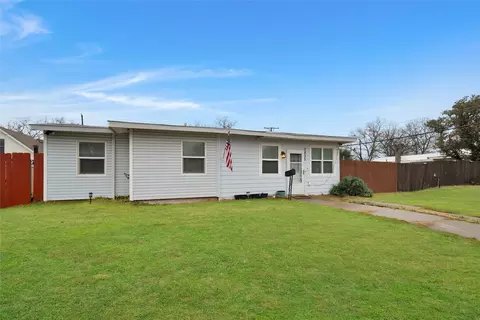 2825 Ash Park Dr, Richland Hills, TX 76118