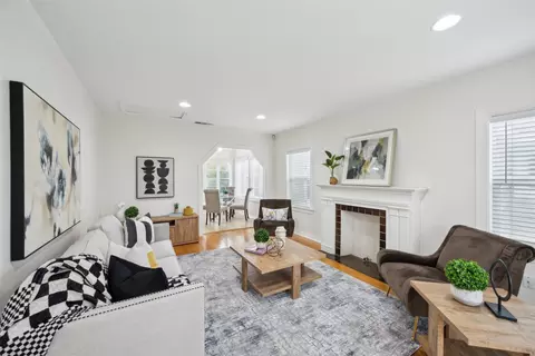 1134 Woodlawn Ave, Dallas, TX 75208