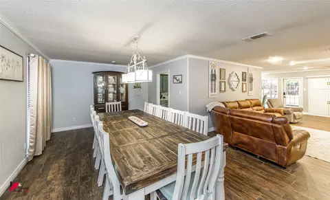 Dining - 1002 N Acres Ln, Springhill, LA 71075 photo 2 of 4