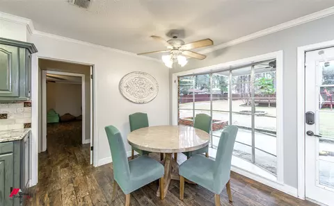 Dining - 1002 N Acres Ln, Springhill, LA 71075 photo 3 of 4