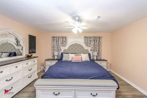 Bedroom - 1002 N Acres Ln, Springhill, LA 71075 photo 2 of 7