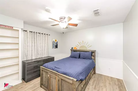 Bedroom - 1002 N Acres Ln, Springhill, LA 71075 photo 6 of 7