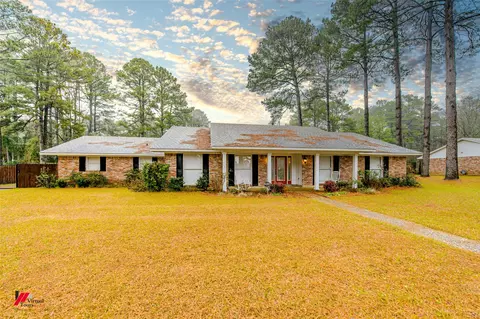 1002 N Acres Ln, Springhill, LA 71075