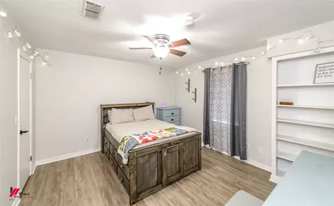Bedroom - 1002 N Acres Ln, Springhill, LA 71075 photo 4 of 7