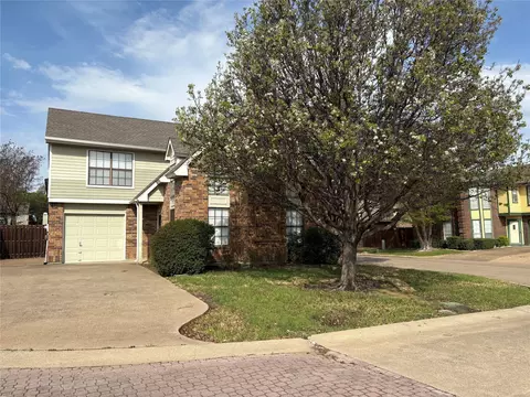 500 Button Willow Ct, Irving, TX 75063
