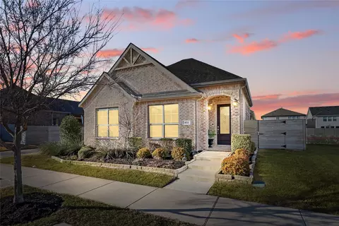 632 10th St, Argyle, TX 76226