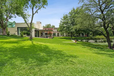 6224 Indian Creek Dr, Westover Hills, TX 76107
