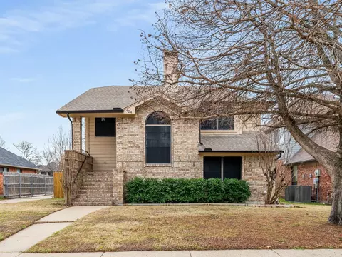 424 Clear Springs Dr, Mesquite, TX 75150