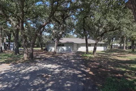 620 N Cedar St, Springtown, TX 76082