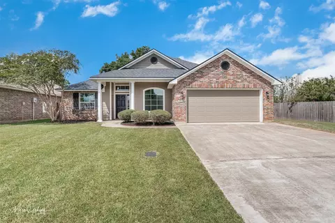 282 Avondale Ln, Bossier City, LA 71112